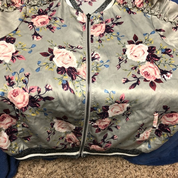 Floral jacket - Picture 2 of 5